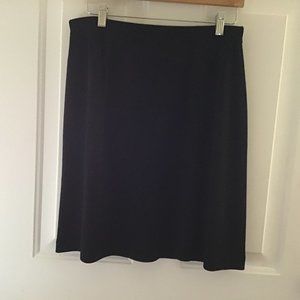 EXCLUSIVELY MISOOK BLACK RAYON/ACRYLIC SKIRT. M